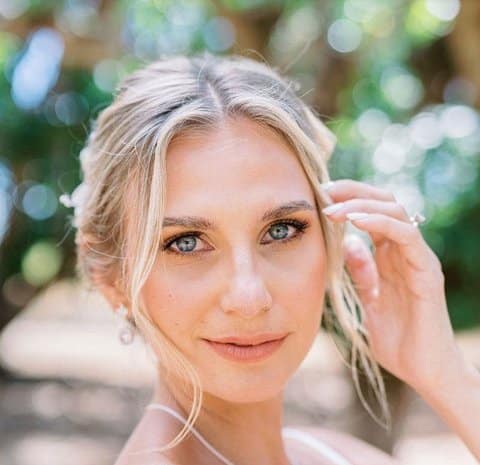 Freelance web designer case study: a Love and Beauty Maui bride with soft, loose bridal hair and natural makeup